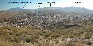 Vista, de las Sierras y orografa de Jumilla, desde el Cerro del Castillo.