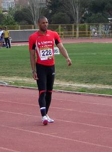 Venancio Jos entrenando en la pista de atletismo de Cartagena [Venancio Jos Murcia]