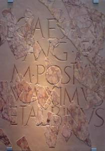 Pedestal dedicado a Lucio Cesar donado por los Postumios, una de las familias ms importantes de Carthago Nova