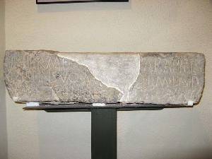 Inscripcin de T. Hermes a los dioses Isis y Serapis