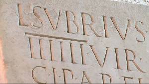 Epgrafe funerario dedicado a Lucio Subrio