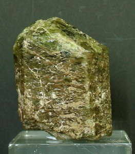 Cristal de apatito. Ejemplar de la coleccin del rea de Geologa de la Universidad de Murcia