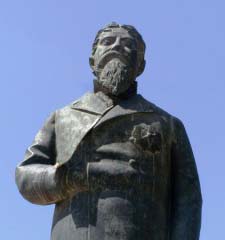 Estatua del benefactor Jos Mara Muoz en el Paseo del Malecn de la ciudad de Murcia