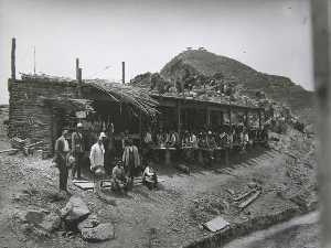 Grupo de obreros en una obra del Cabo Tioso