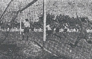 Gol de Vega del Real Murcia al Cdiz en el estadio de La Condomina (fase de ascenso a 1 de 1940)