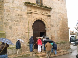 El Bonillo-entrando en la Iglesia de Santa Catalina