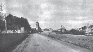 Vista de la iglesia de Torre Pacheco desde la carretera de La Palma. Ao 1935
