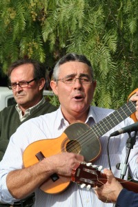 Cuadrillero tocando su guitarro. Aguaderas (Lorca)