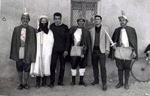 Grupo de actores del Auto de los Reyes Magos de Fuente Librilla (Mula) hacia 1964 