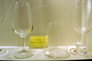  Bullas-Museo del Vino-copas especializadas segn cartel indicador
