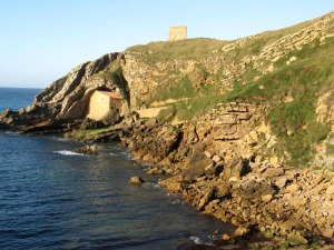 El Patrimonio geolgico y cultural se complementan. La ermita de Santa Justa (Urbiaco, Cantabria) se protege dentro del ncleo de un pliegue anticlinal 