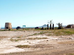 Sistema de torres viga del s.XVI en la zona de El Estacio, detrs Isla Grosa en el Mediterrneo 