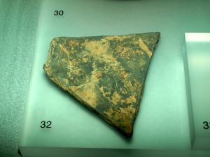 MNAS ARQVA Cartagena. Fragmento de plato de terra Sigillata africana de El Espalmador, ss. V-VI con decoracin incisa cristiana 