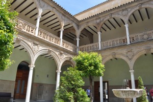 Palacio de Jabalquinto-claustro3 