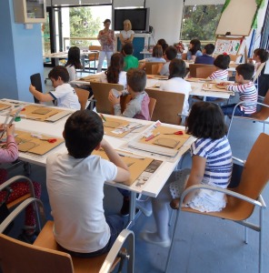 Biblioteca y talleres con niños Biblioteca y talleres con niños