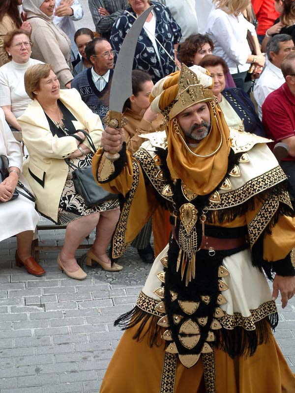 Kbila Aljama (Gran Desfile - Parada de Kbilas y Mesnadas - Fiestas de Moros y Cristianos en Honor a la Santsima y Vera Cruz - Abanilla 2004). 