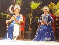 Abanderadas durante su presentacin - Moros y Cristianos - Feria de Septiembre de Murcia 2004