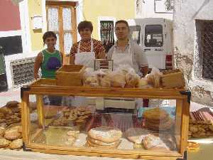 Mercadillo Tradicional El Zacatn, puesto de pan y repostera