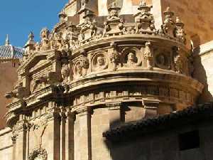 Exterior Capilla de Junterones. Detalles de la bveda-cpula ovalada de la capilla 