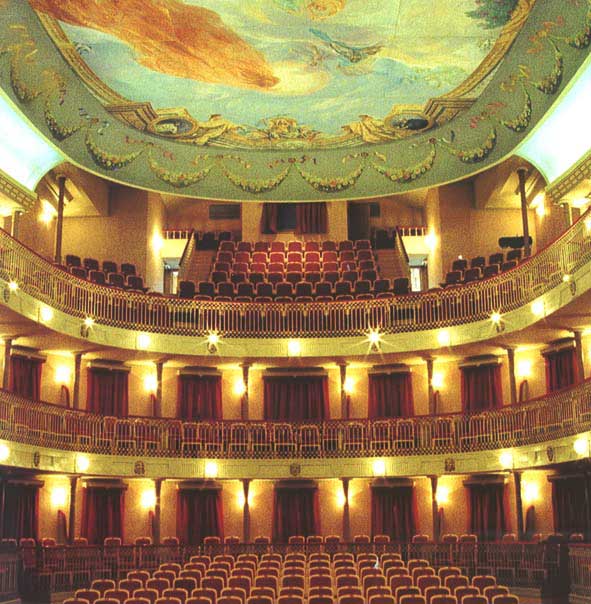 Patio de butacas del Teatro Concha Segura. Excelentsimo Ayuntamiento de Yecla