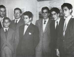 En el centro, Avellaneda, en la primera exposicin en Cieza en 1957 [Avellaneda]