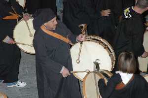 Nazarenos tocando el tambor 