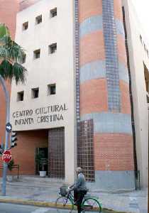 Fachada del Centro Cultural Infanta Cristina 