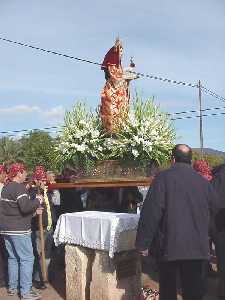 Santa Eulalia es llevada a hombros [Totana_Fiestas de La Santa]