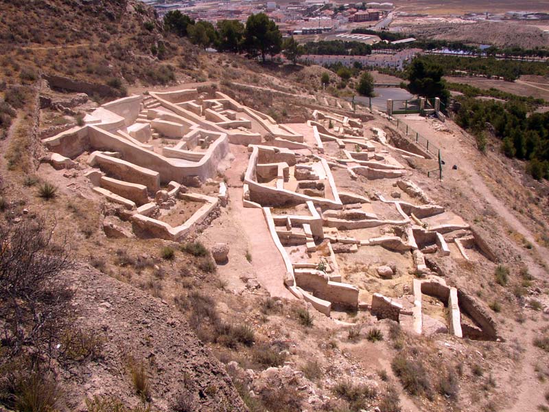 Panormica del yacimiento del Castillo de Yecla [Castillo de Yecla]. 