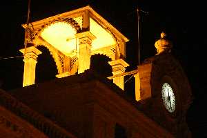 Reloj y templete del Ayuntamiento