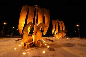 Alegora de los barcos fenicios. <br>Autor Fotografa:Juan Snchez Calventus<br>Autor esculturas:Luis Marino Mateos
