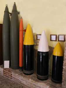 Diversos proyectiles [Cartagena_Museo de Artillera] 