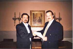 Socio de Honor de ABAE Elche 2001. Con Jos Manuel Sol Gonzalez.