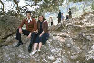 Con su mujer en la romera de Jumilla, 1980.