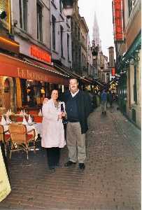 Con su esposa en Bruselas. 2005.