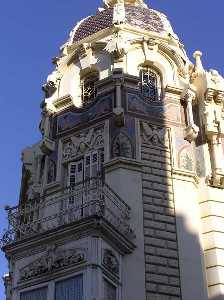 Fachada del Palacio de Aguirre