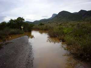 La concentracin de las precipitaciones en unos pocos episodios torrenciales causa avenidas e inundaciones