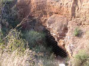 Entrada a la Cueva Victoria (Cartagena) 