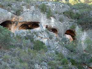 Cuevas desde Lejos [Cueva de los Pucheros]