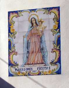 Virgen del Rosario en la Fachada 