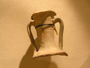  Resto de nfora romana encontrada en el Mar Menor 