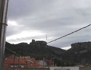 Cerro del castillo desde un balcn de Benizar 