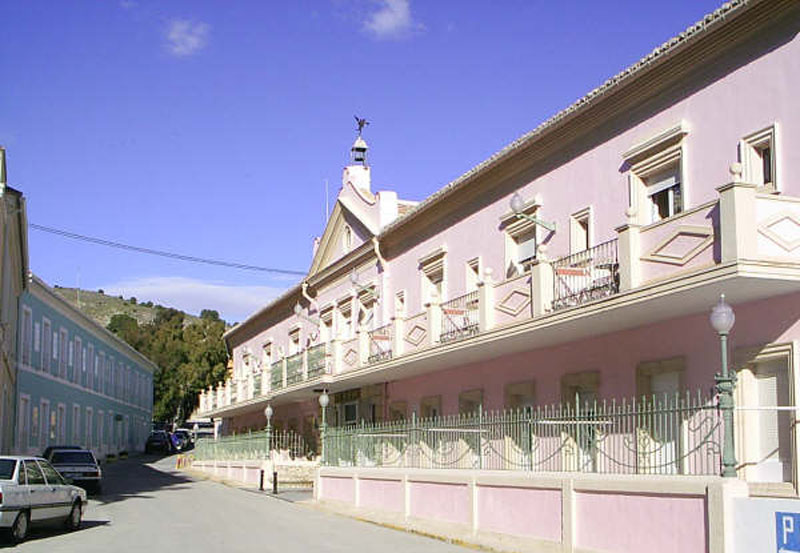 Hotel situado en Los Baos de Fortuna [Fortuna_Los Baos]. 