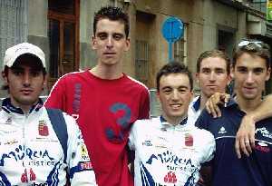 Rubn Lorca, tercero por la izquierda, en el Gran Premio Virgen de la Consolacin