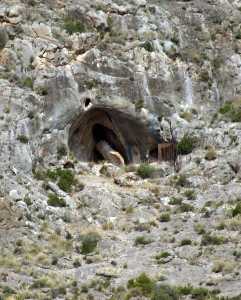 Vista en Detalle de la Cueva del Peliciego 