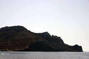 Vista desde la Playa de Calabardina con Cabo Cope al fondo 