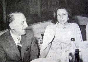 Con su segunda esposa, Marga 