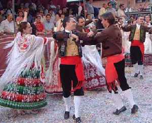 Labradores bailando en las Fiestas de San Isidro 