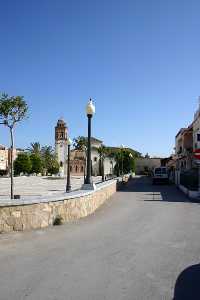 Calle de entrada a la iglesia de la Virgen de las Huertas