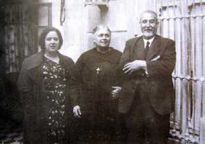 Con su esposa y una de sus hijas en Murcia